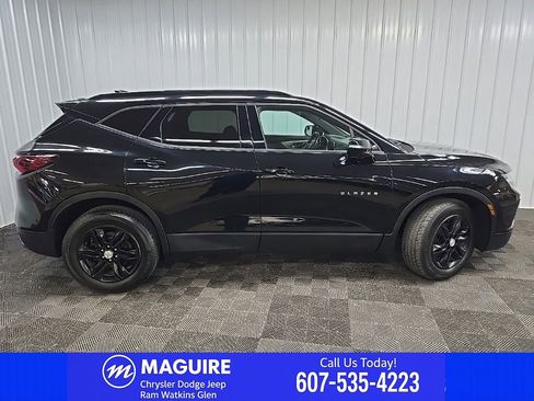 Used 2020 Chevrolet Blazer LT AWD/4WD image 2