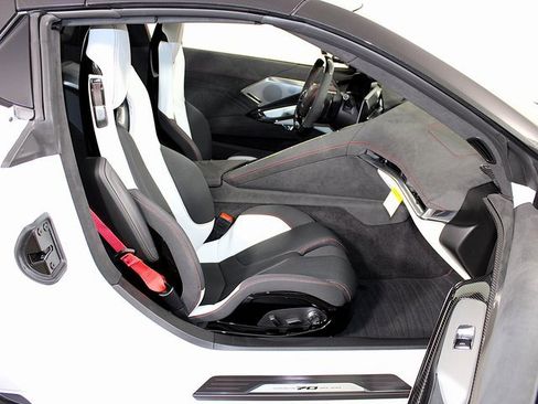 Used 2023 Chevrolet Corvette Z06 image 23