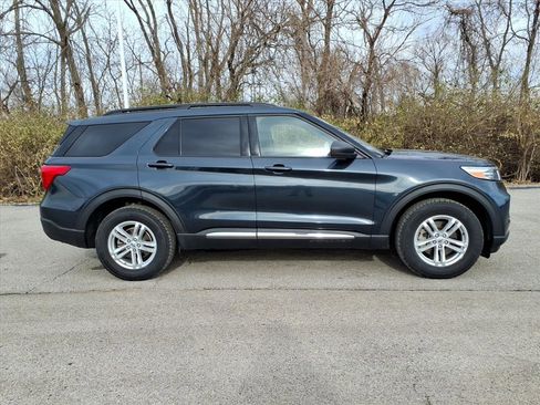 Used 2022 Ford Explorer XLT w/ Equipment Group 202A image 30