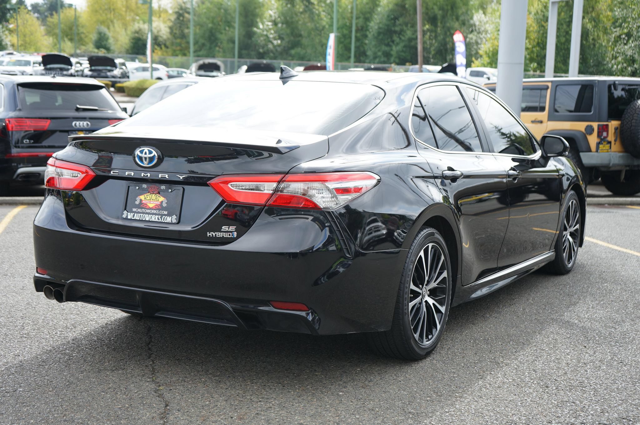 Used 2019 Toyota Camry SE w/ Audio Package FWD image 5