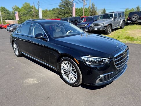 Used 2023 Mercedes-Benz S 580 4MATIC Sedan image 2