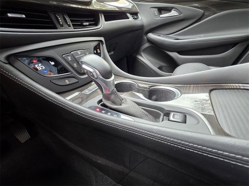 Used 2020 Buick Envision Essence image 23
