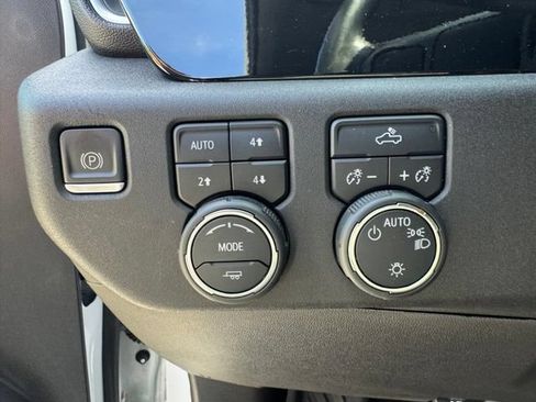 Used 2023 Chevrolet Silverado 1500 LT AWD/4WD image 22