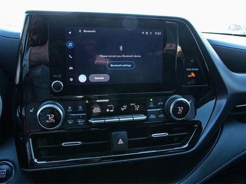 Used 2023 Toyota Highlander XSE image 22