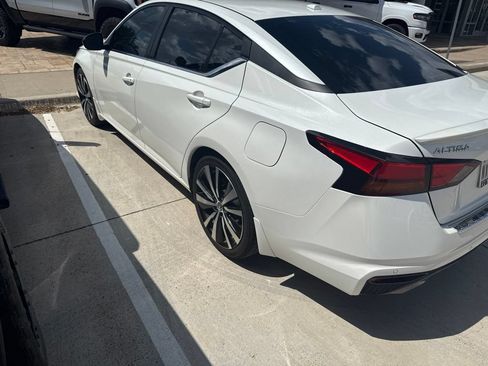 Used 2020 Nissan Altima 2.5 SR FWD image 4