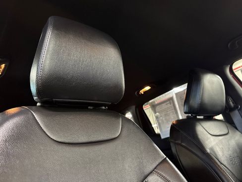 Used 2022 Jeep Compass Limited image 17