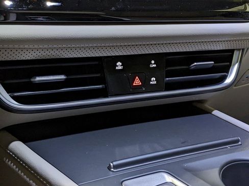 New 2026 Volkswagen Atlas SE image 17