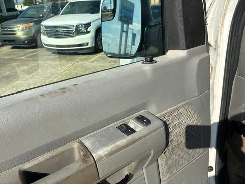 Used 2012 Ford E-350 and Econoline 350 XLT RWD image 13