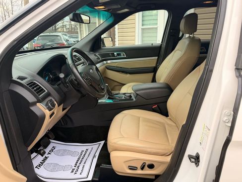 Used 2016 Ford Explorer XLT w/ Equipment Group 202A image 17