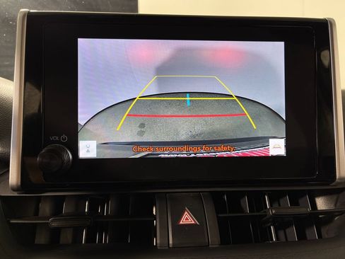 Certified 2025 Toyota RAV4 XLE FWD image 21