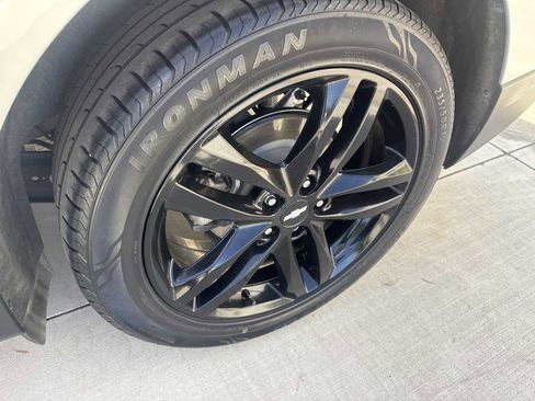 Used 2020 Chevrolet Equinox LT w/ Sport Edition image 22