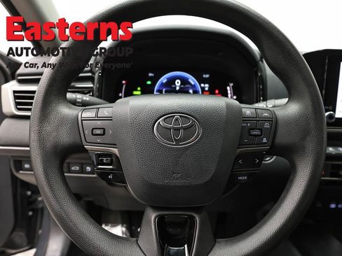 Used 2025 Toyota Camry LE FWD image 10