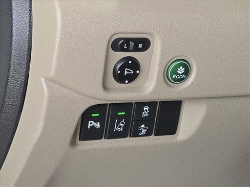 Used 2017 Honda Pilot Touring image 8