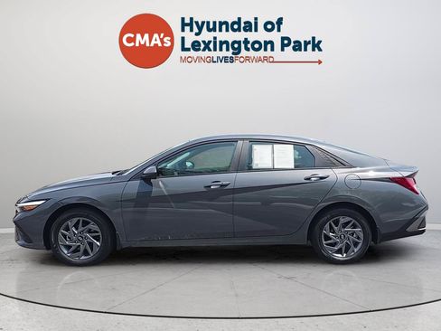 Certified 2026 Hyundai Elantra Hybrid FWD image 2