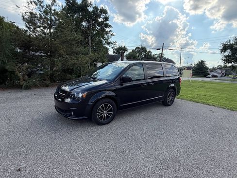 Used 2018 Dodge Grand Caravan GT FWD image 1