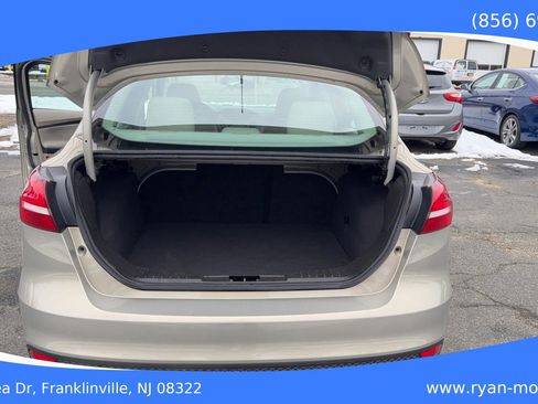 Used 2016 Ford Focus SE image 16