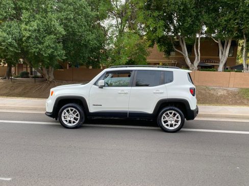 Used 2021 Jeep Renegade Latitude image 16