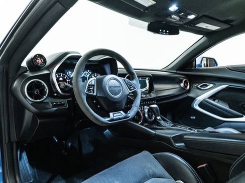 Used 2017 Chevrolet Camaro SS RWD image 23
