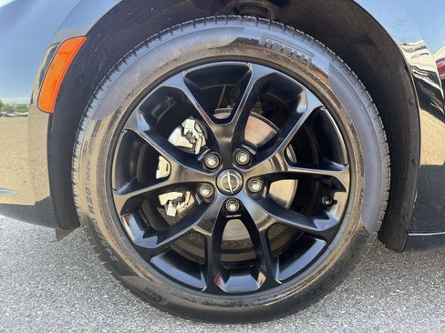 Used 2026 Chrysler Pacifica Limited w/ S Appearance Package FWD image 19