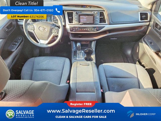Used 2016 Toyota Highlander LE FWD image 11