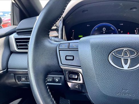 Used 2025 Toyota Camry SE FWD image 23