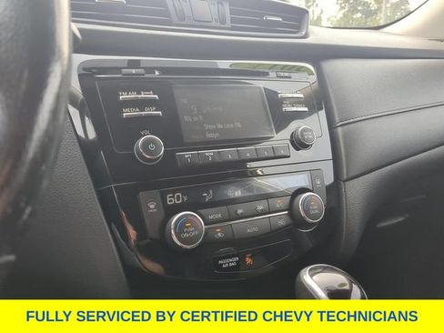 Used 2017 Nissan Rogue SV FWD image 30