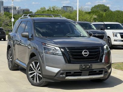 Used 2023 Nissan Pathfinder Platinum w/ Black Appearance Package