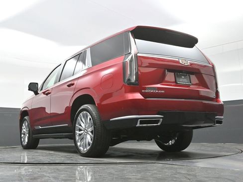 Certified 2024 Cadillac Escalade Premium Luxury image 22