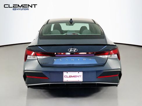 New 2026 Hyundai Elantra Sport image 7