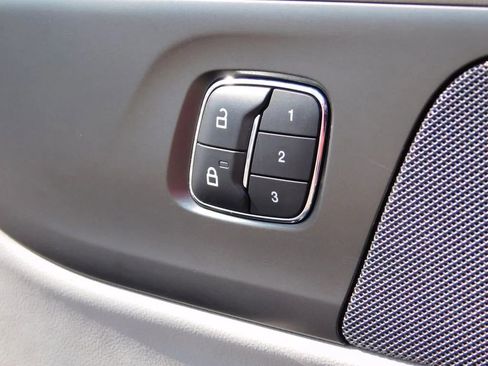 Used 2024 Lincoln Nautilus Reserve AWD/4WD image 24