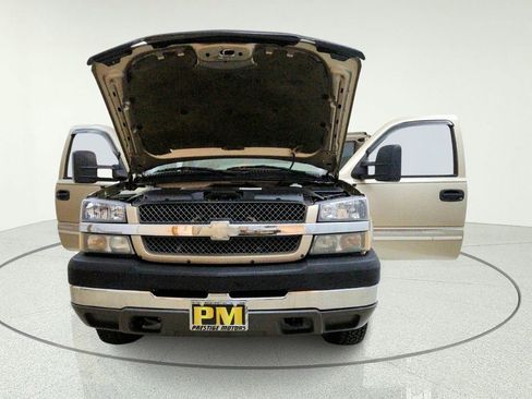 Used 2004 Chevrolet Silverado 2500 LS AWD/4WD image 12