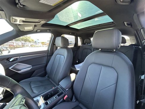 Used 2025 Audi Q3 2.0T Premium image 23