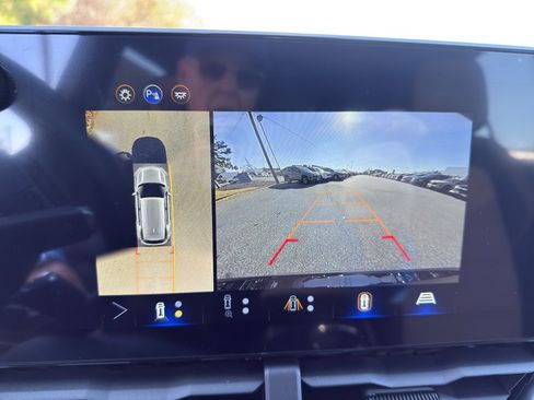 New 2026 Chevrolet Equinox ACTIV w/ Safety and Technology Package image 11