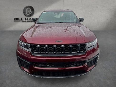 New 2026 Jeep Grand Cherokee Laredo image 2