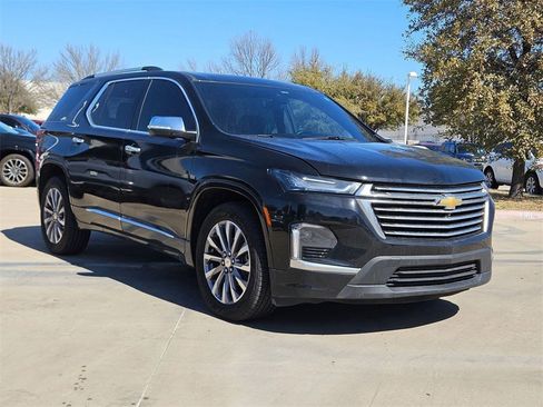 Used 2022 Chevrolet Traverse Premier image 2