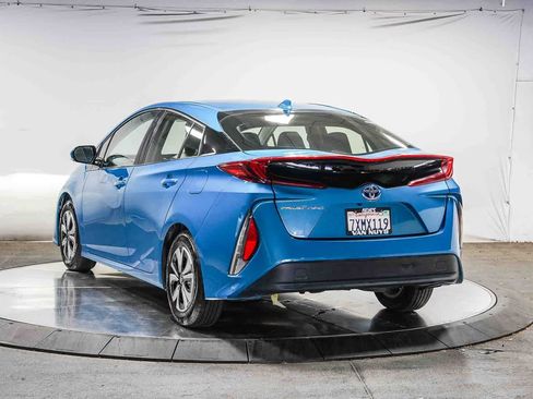 Used 2017 Toyota Prius Prime Plus w/ Carpet Mat Package FWD image 3