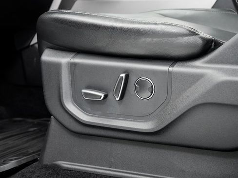 Used 2016 Ford F150 Lariat w/ Equipment Group 502A Luxury image 11