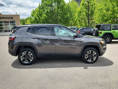 Used 2017 Jeep Compass Trailhawk w/ Cold Weather Group AWD/4WD image 2