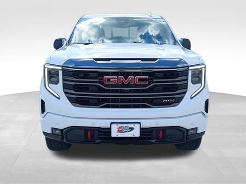 Used 2024 GMC Sierra 1500 AT4 w/ Technology Package AWD/4WD image 8