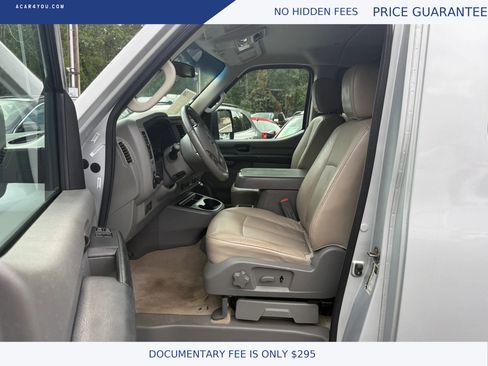 Used 2012 Nissan NV 3500 SL w/ Technology Pkg image 10
