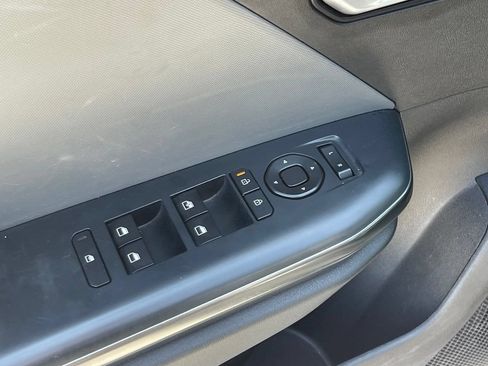Used 2025 Kia K4 FWD image 11