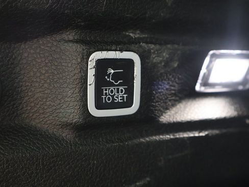 Used 2024 Jeep Grand Cherokee L Limited w/ Luxury Tech Group II image 53