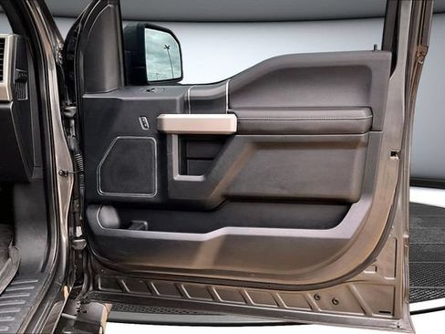 Used 2019 Ford F150 Lariat w/ Equipment Group 502A Luxury AWD/4WD image 28
