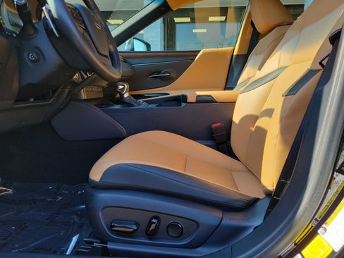 Used 2023 Lexus ES 350 w/ Premium Package FWD image 16