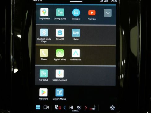 Used 2024 Volvo XC60 B5 Core image 17