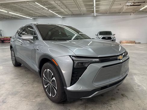Used 2024 Chevrolet Blazer EV LT AWD/4WD image 4