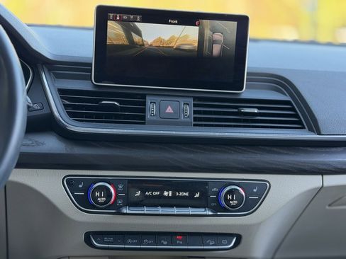 Used 2019 Audi Q5 Prestige w/ Prestige Package image 48