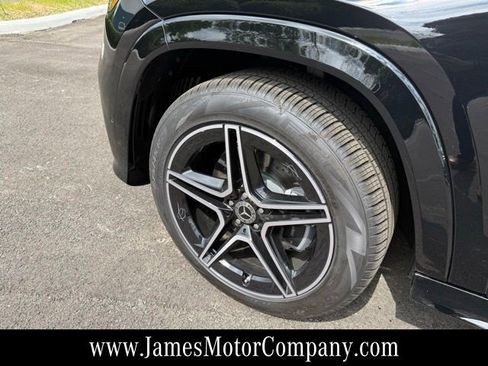 New 2026 Mercedes-Benz GLS 450 4MATIC image 9