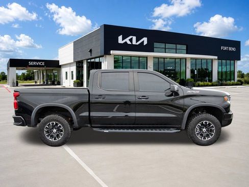 Used 2025 Chevrolet Silverado 1500 ZR2 w/ Technology Package AWD/4WD image 4