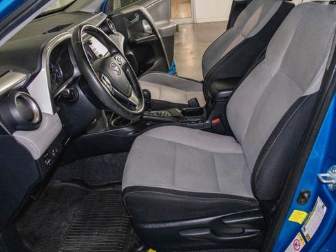 Used 2018 Toyota RAV4 XLE image 8